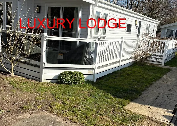Luxury Lodge T11