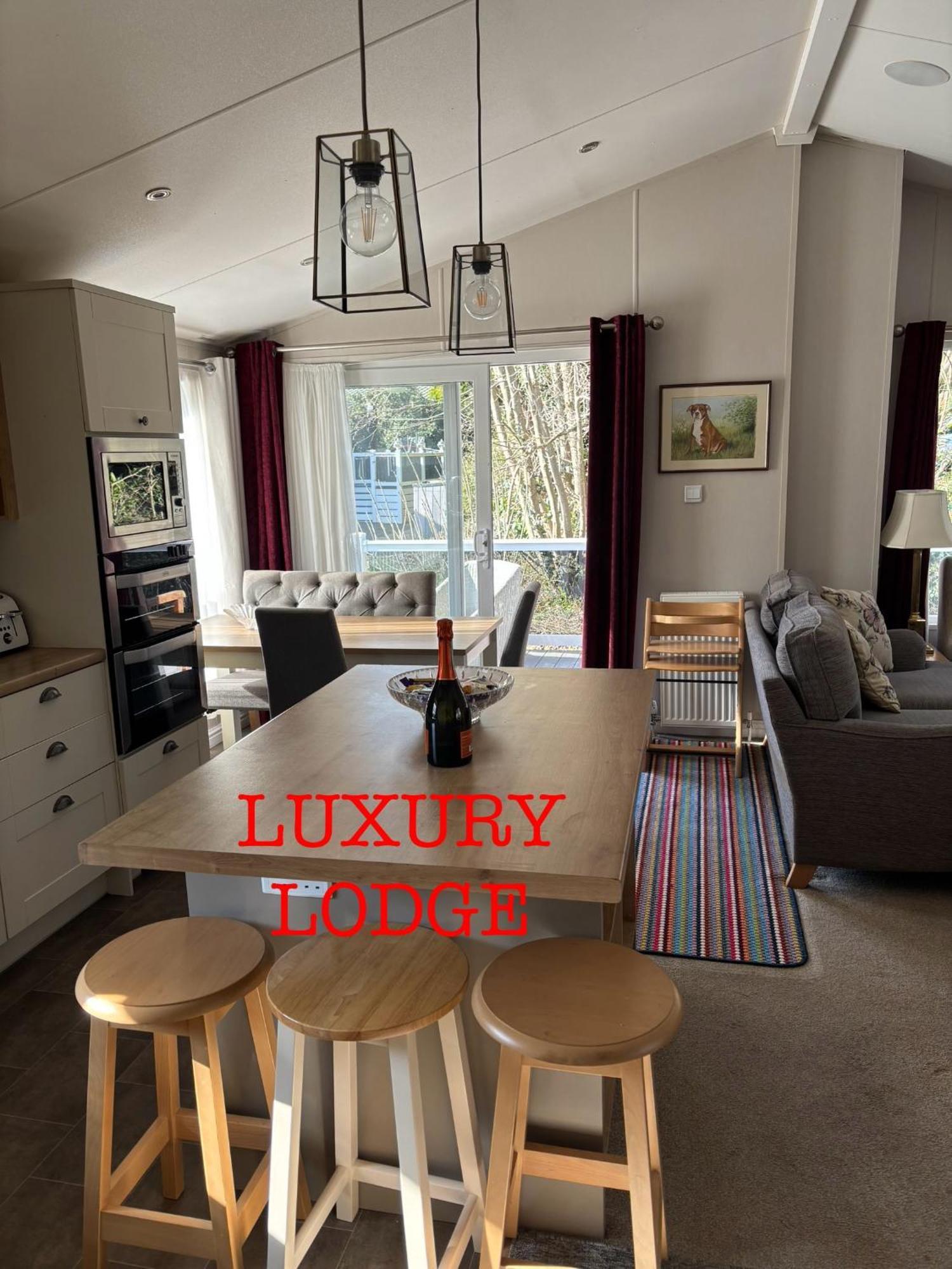 Luxury T11 *